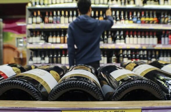 香港葡萄酒进口量额连续两年下跌,转口贸易受到影响