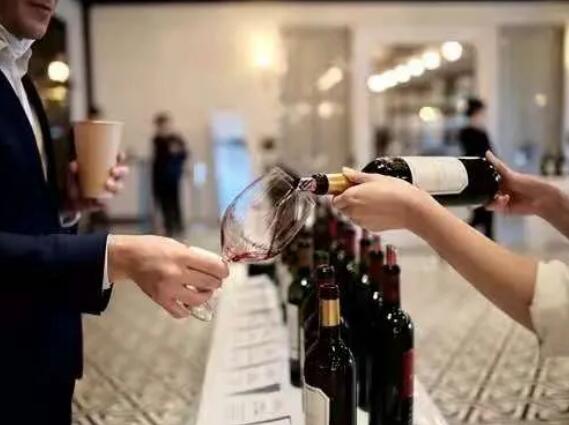 名庄葡萄酒+酱酒双双看涨，是“致富良机”还是全球印钞通胀的“坑”？ 