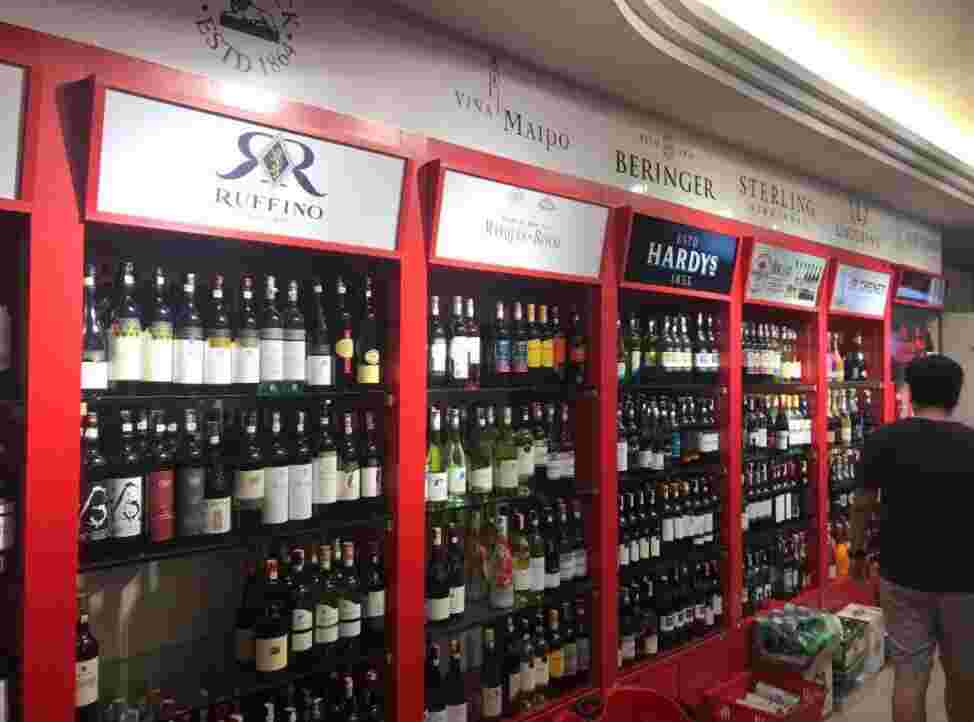 机场免税店的葡萄酒比完税价葡萄酒还要高