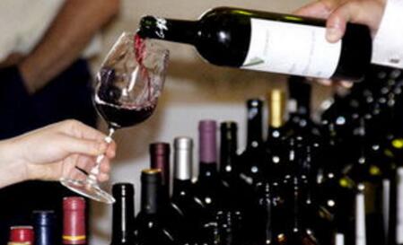 国产葡萄酒行业产量连续六年下滑