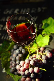 关于葡萄酒的“潜质”内容，其是如何来去决定葡萄酒的陈年的呢？