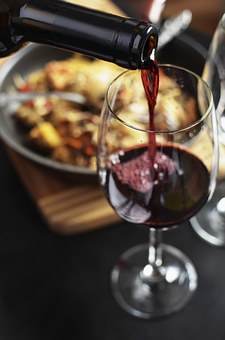 你们知道葡萄酒是要如何来去试味的呢？知道方法步骤吗？