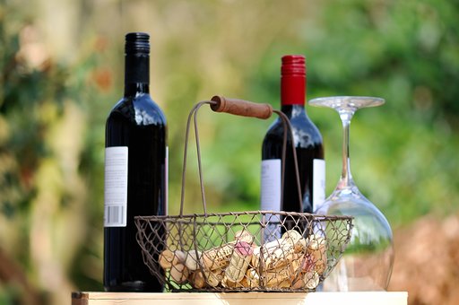 各位朋友们知道哪些葡萄酒是具有丰满的酒体特征的呢？