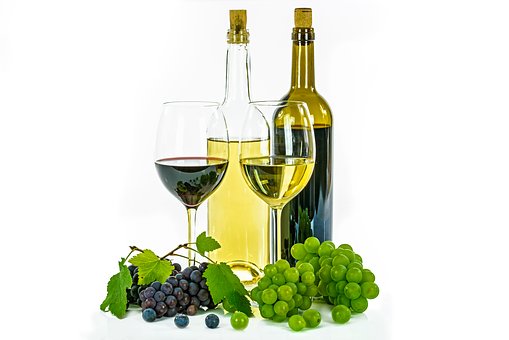 在元旦春节里要如何来去挑选一瓶好喝的葡萄酒呢？