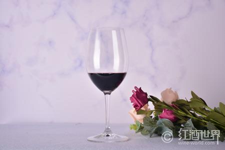风中的甜红葡萄酒——意大利雷乔多