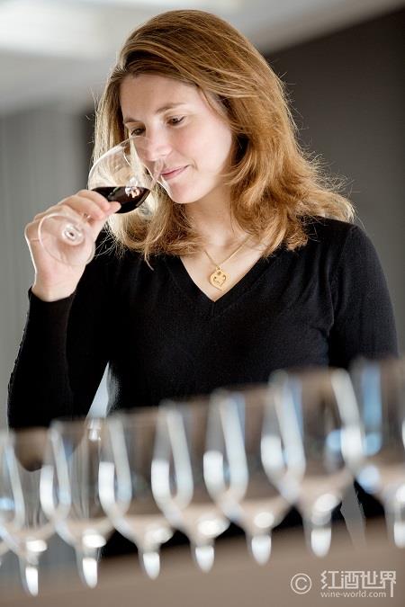 白葡萄酒可以降低糖尿病性视网膜病变风险