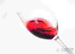 品鉴红葡萄酒：从易饮适口的款型开始