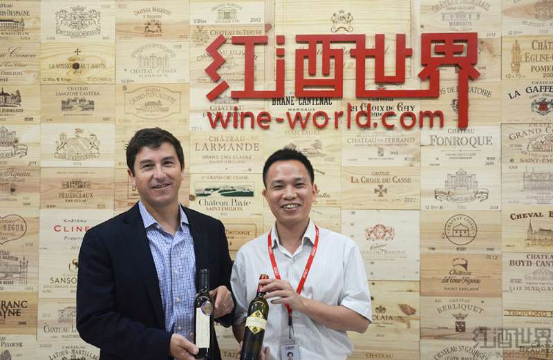 中国首瓶2015年份赛妮娅在红酒世界开瓶试饮