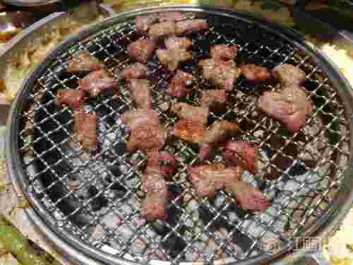 户外BBQ，不妨尝试这些另类红酒