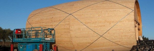 法国造出世界最大橡木桶，可储酒30万升