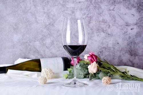 品葡萄酒，“图乐子”还是“求体验”？