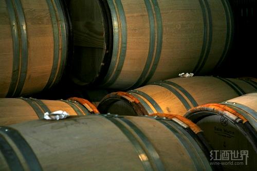 橡木桶如何影响葡萄酒的风格？