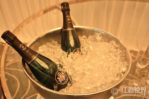 你的香槟能在冰箱里放多久？