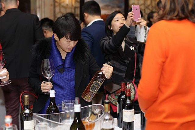 今年1月至8月，中国葡萄酒进口量和进口额攀升