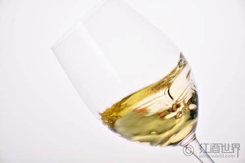 武戈伯爵酒庄“慕西尼园白葡萄酒”回归
