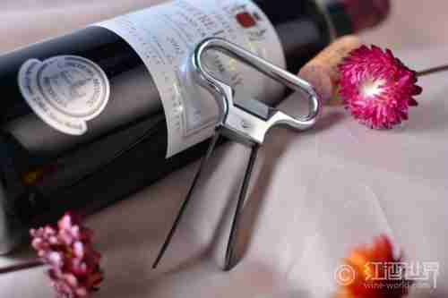 一次性掌握的技能：品鉴葡萄酒的5大专业工具