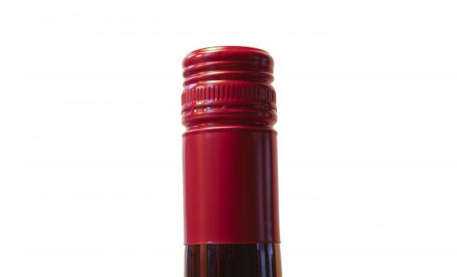 葡萄酒情报研究发现年长的饮酒者更喜欢螺纹瓶盖