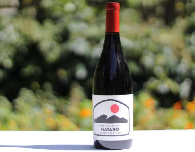 这款来自康特拉科斯塔县的乡村红葡萄酒是对旧加州的致敬