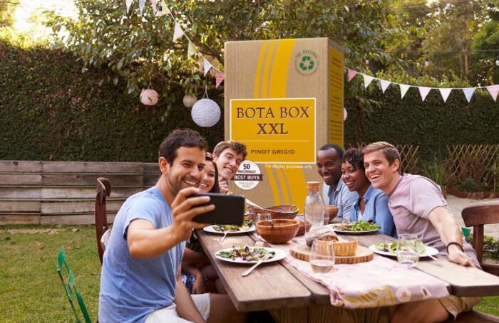 Bota Box正在赠送最大的葡萄酒盒之一