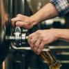 Sununu签署了新罕布什尔州啤酒酿造商的法案放宽规定