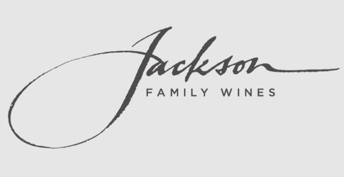 西蒙尼·米切尔森被葡萄酒爱好者杂志提名为2021年40位40岁以下的品酒师
