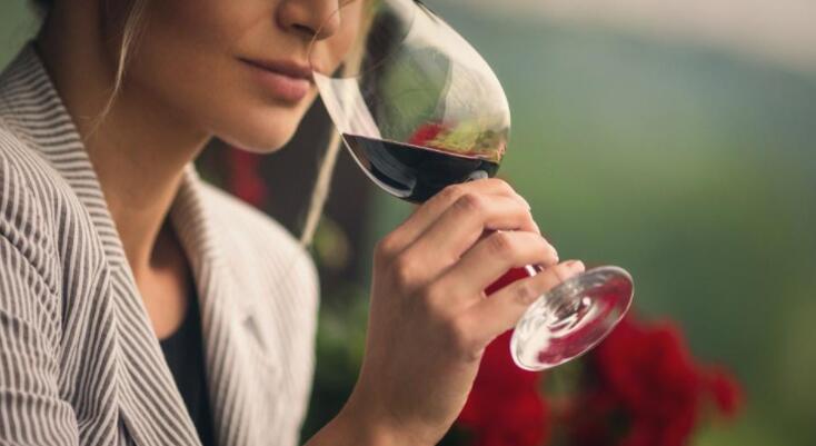 5位侍酒师分享如何更好地鉴赏葡萄酒的可靠秘诀