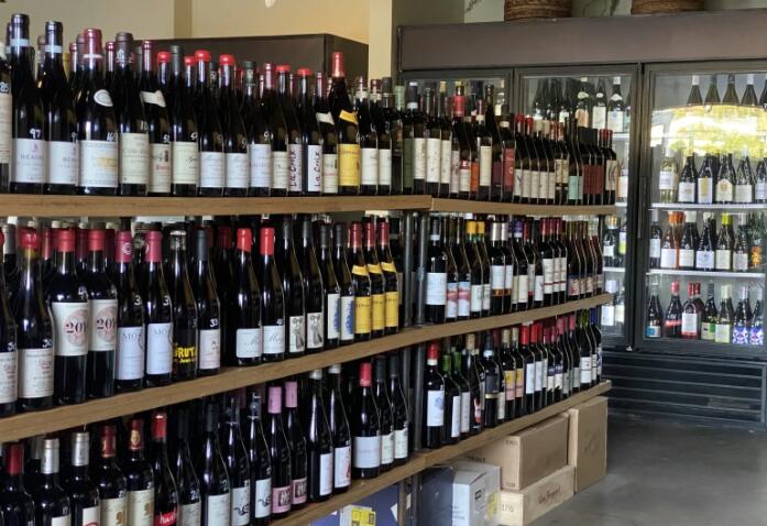 Vino Carta葡萄酒商店在索拉纳海滩开业