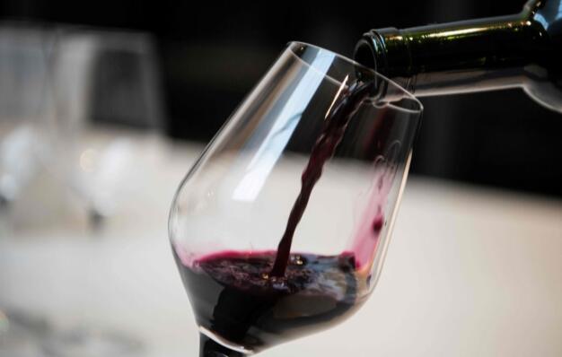 葡萄酒市场正在冒泡 为什么通货膨胀可能会持续下去