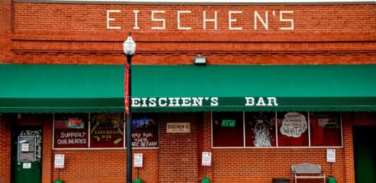 精酿啤酒在距离Okarche 的 Eischen's Bar仅一个街区远的地方就进入了美食画面