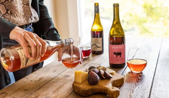 巴塔哥尼亚与知名酿酒厂一起加入“天然葡萄酒”和饮料潮流