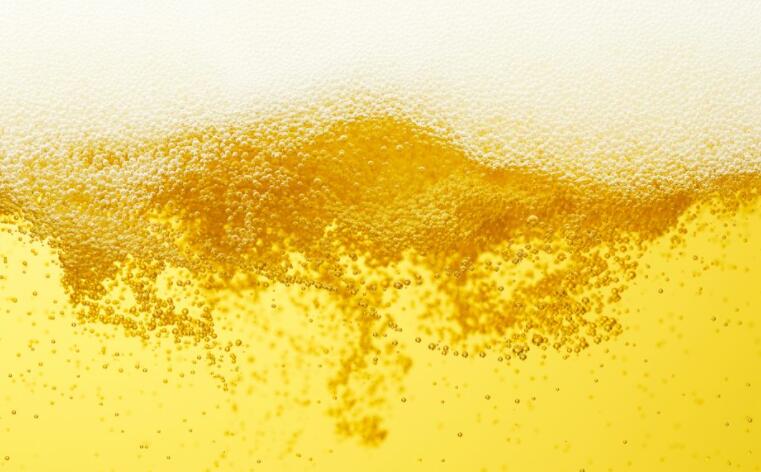 一杯啤酒有多少个气泡 科学家揭晓答案