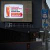 苏格兰啤酒Tennent用广告牌大战向嘉士伯的诚实广告开枪